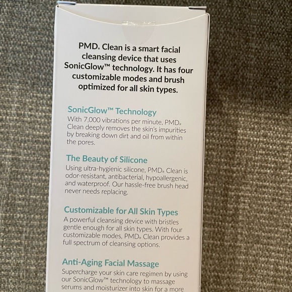 🔥🆕 PMD Clean: Smart Cleansing Facial Device 🔥 - Picture 8 of 11